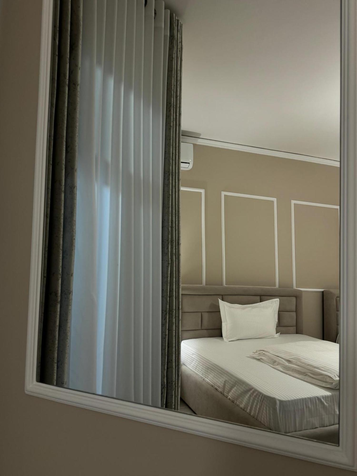 Sun Tower Luxury Suite-View From Of Tirana Center Екстериор снимка