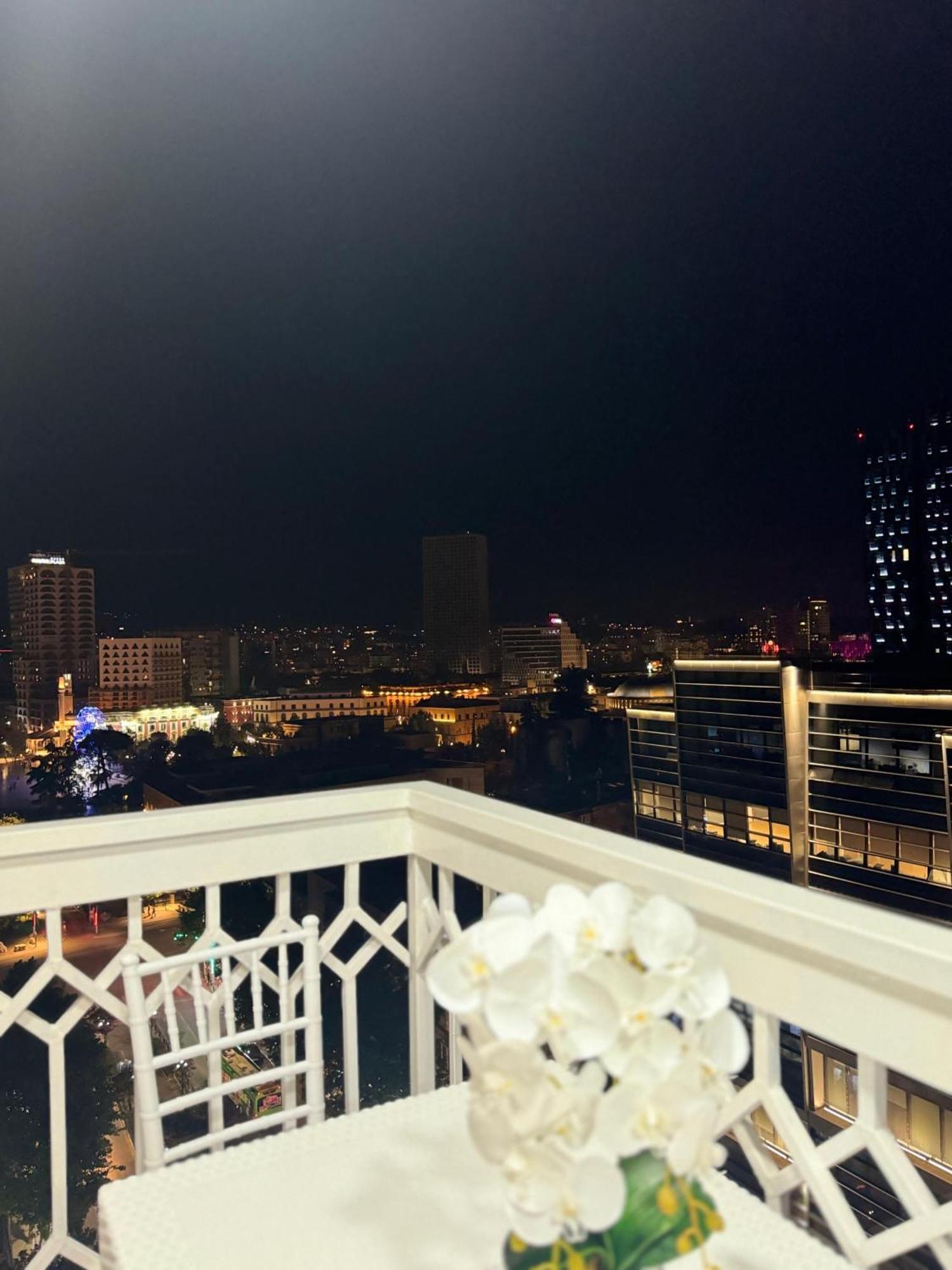 Sun Tower Luxury Suite-View From Of Tirana Center Екстериор снимка